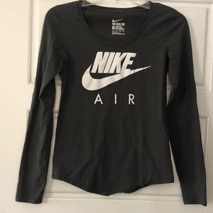 The Nike Tee - Longsleeve Athletic Fit